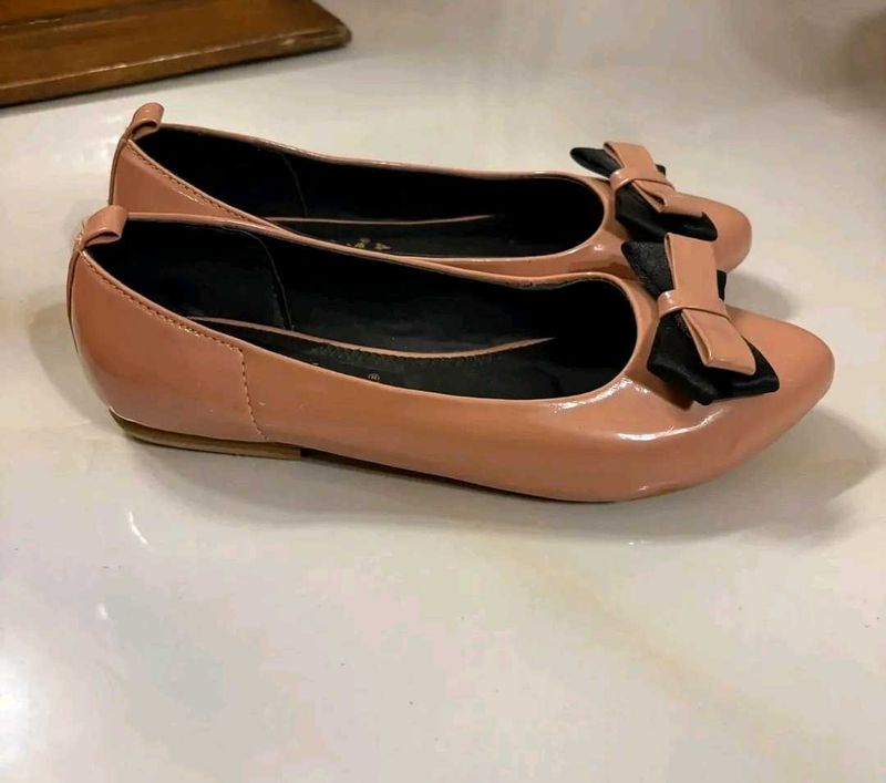 Chic Pink Bow Ballerinas