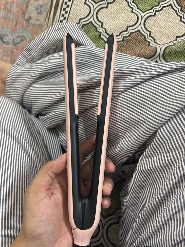 ‼️SALEE Pink Hair Straightener