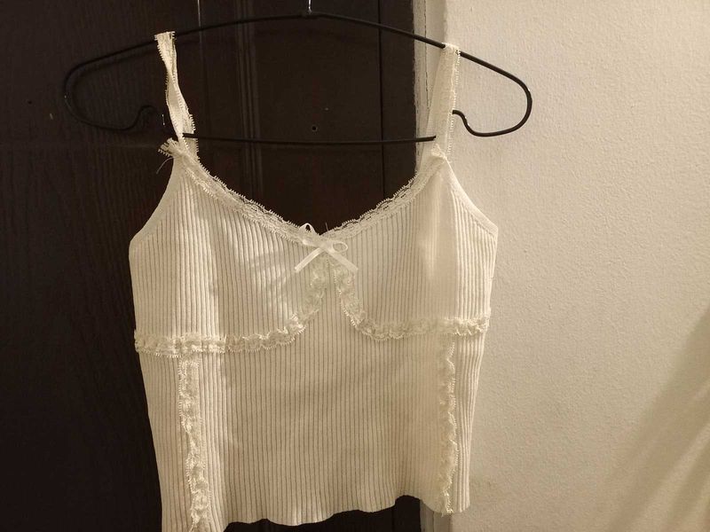 H&amp;M pretty cami top