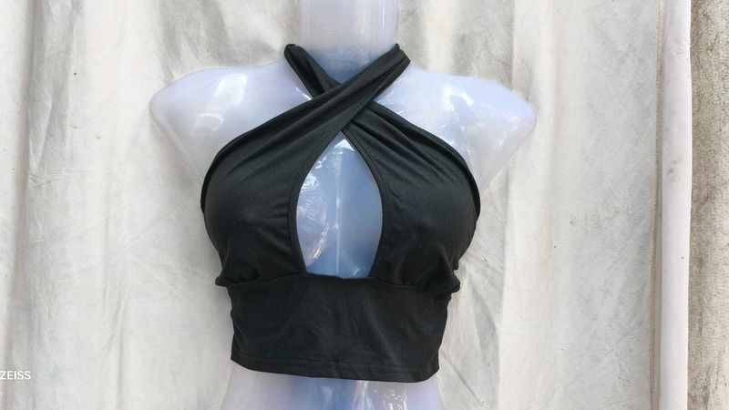 152112. Crisscross Halter Neck Crop Top