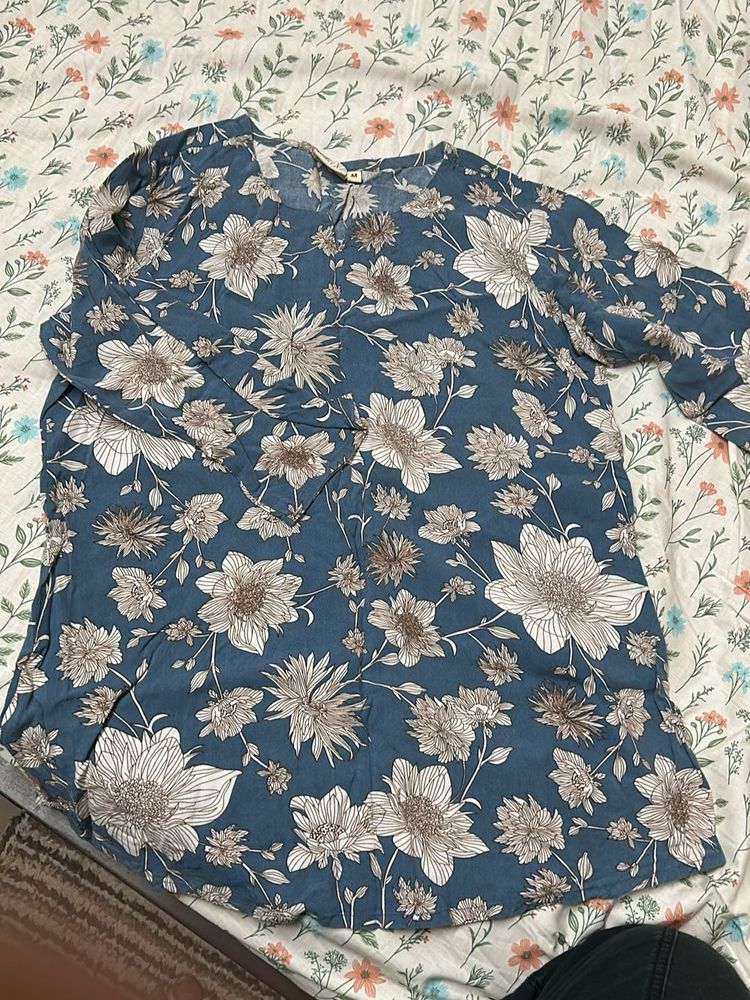 Blue Floral quarter Sleeve Tunic Top