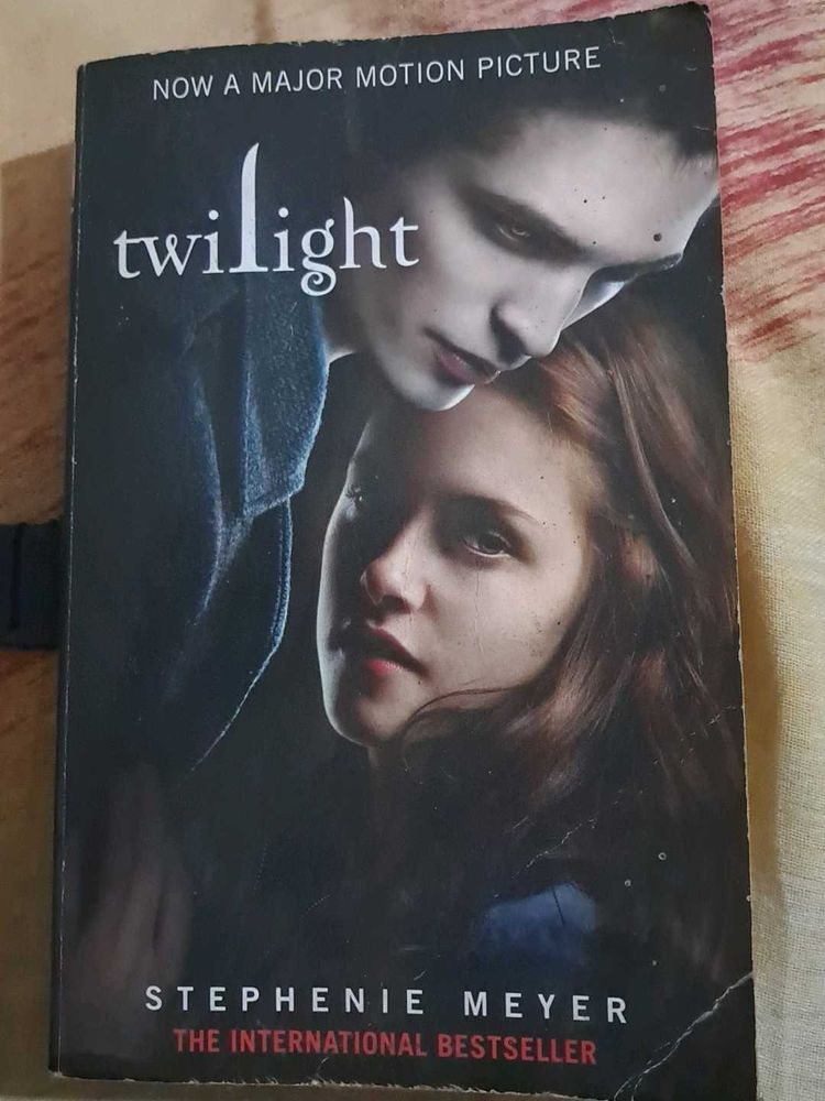 Twilight Saga - Stephenie Meyer