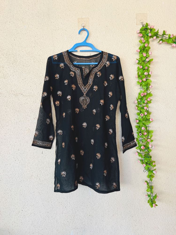 Elegant Black Embroidered Kurta