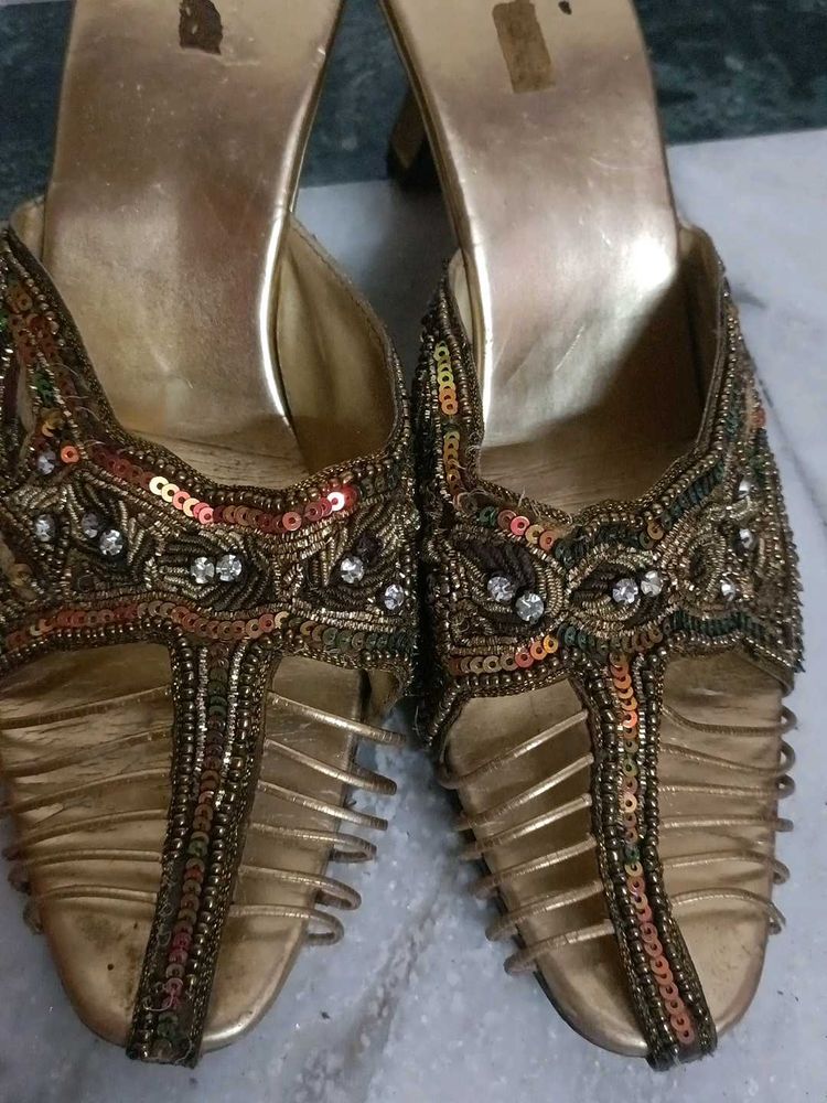 Embroidered Gold Heeled Sandals, zarkan flats