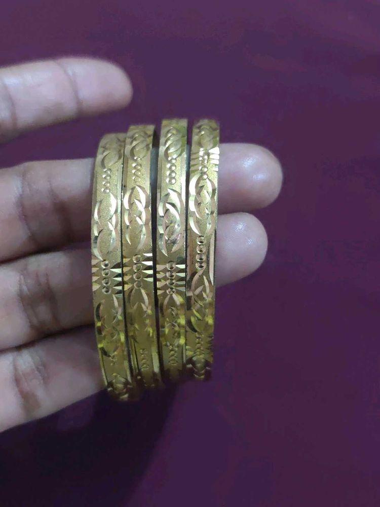 Set of 4 Golden Bangles