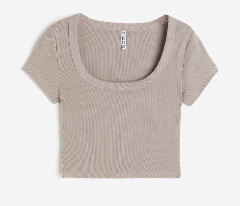 H&amp;M Ribbed Beige Top