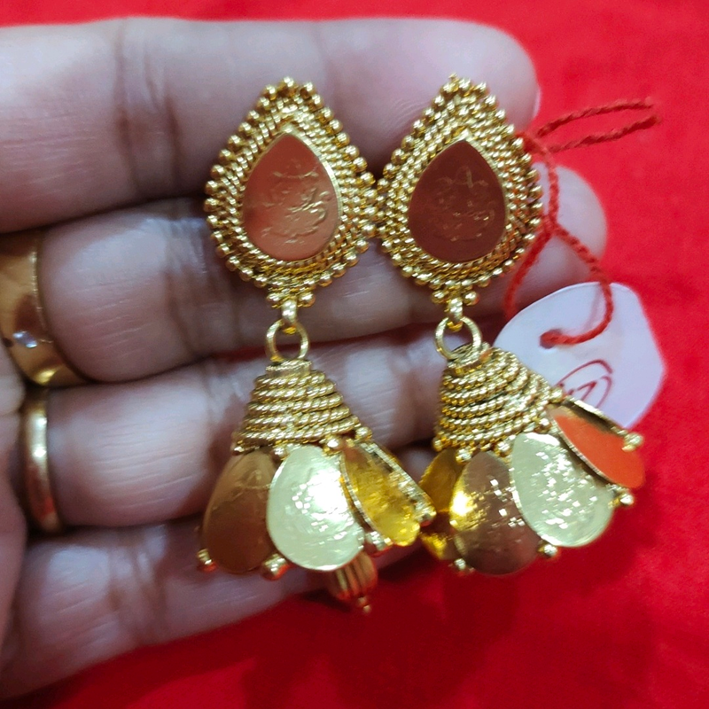 gold polish earing