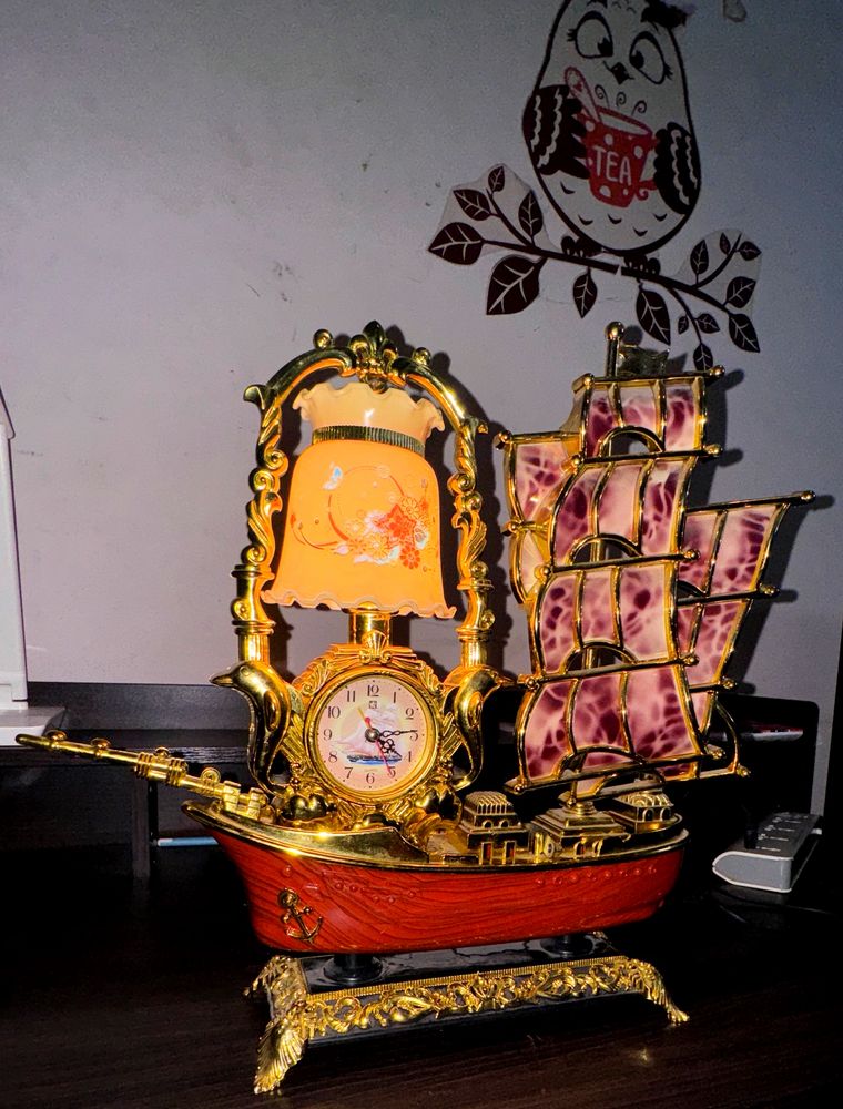 Quartz Antique Clock With Golden Lamp| Home Decor