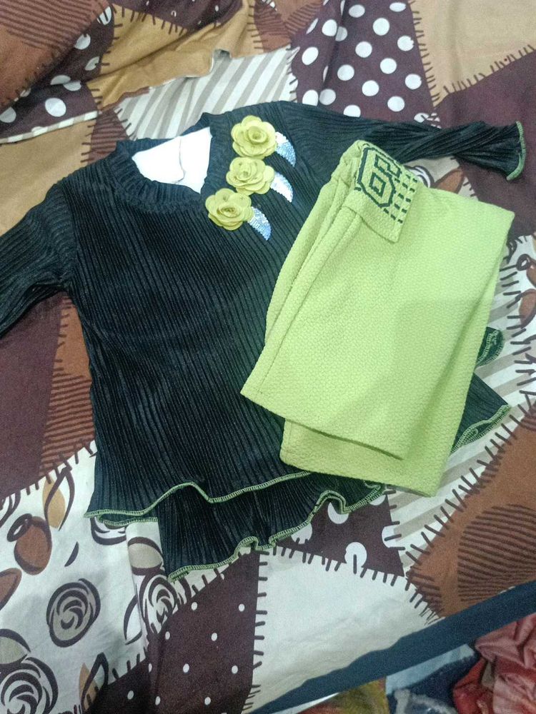 Chic Black Kurta Set with Green Pants