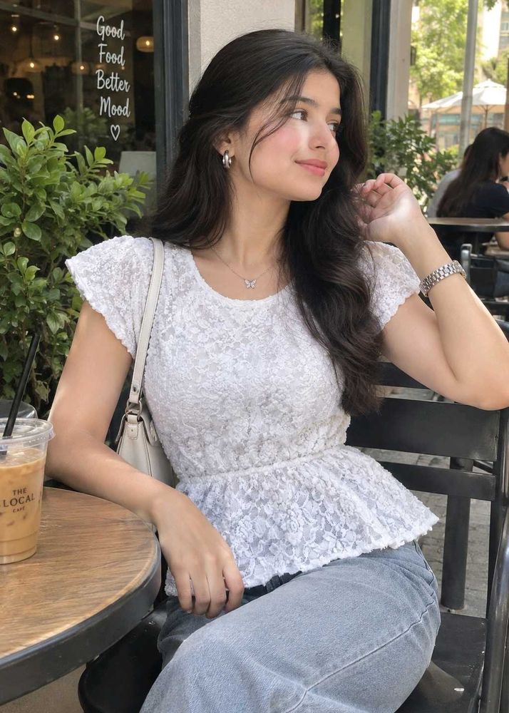 WHITE LACE PEPLUM TOP 🦢