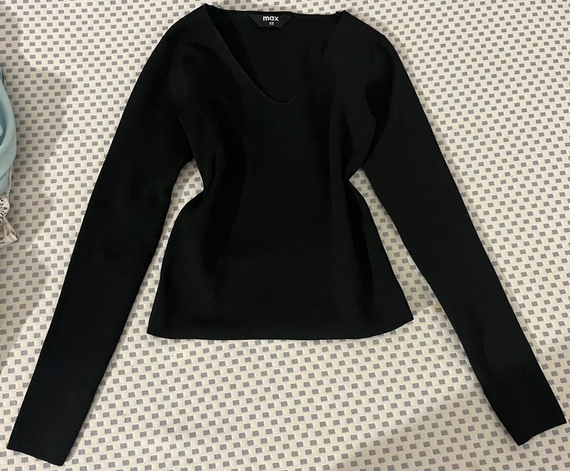 Classic Black Long Sleeve Top