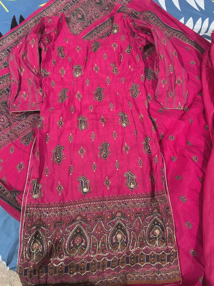 Beautiful Pink Paisley Kurta Set
