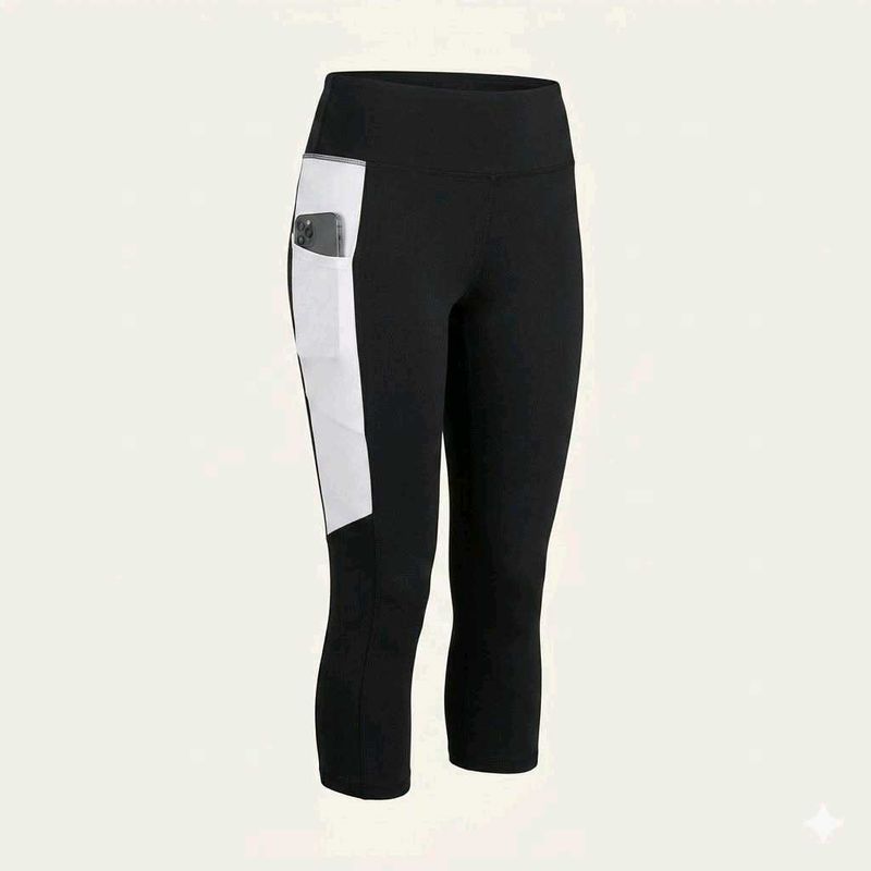 Black capri with Side Panel