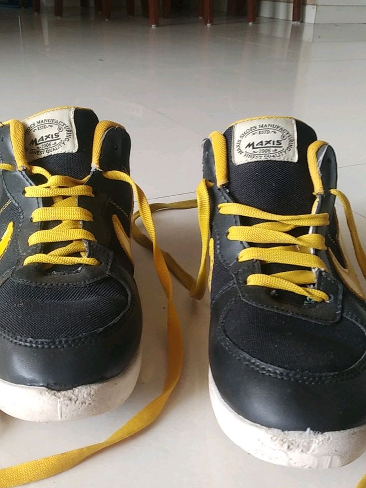 sneakers high top shoes for men used a little