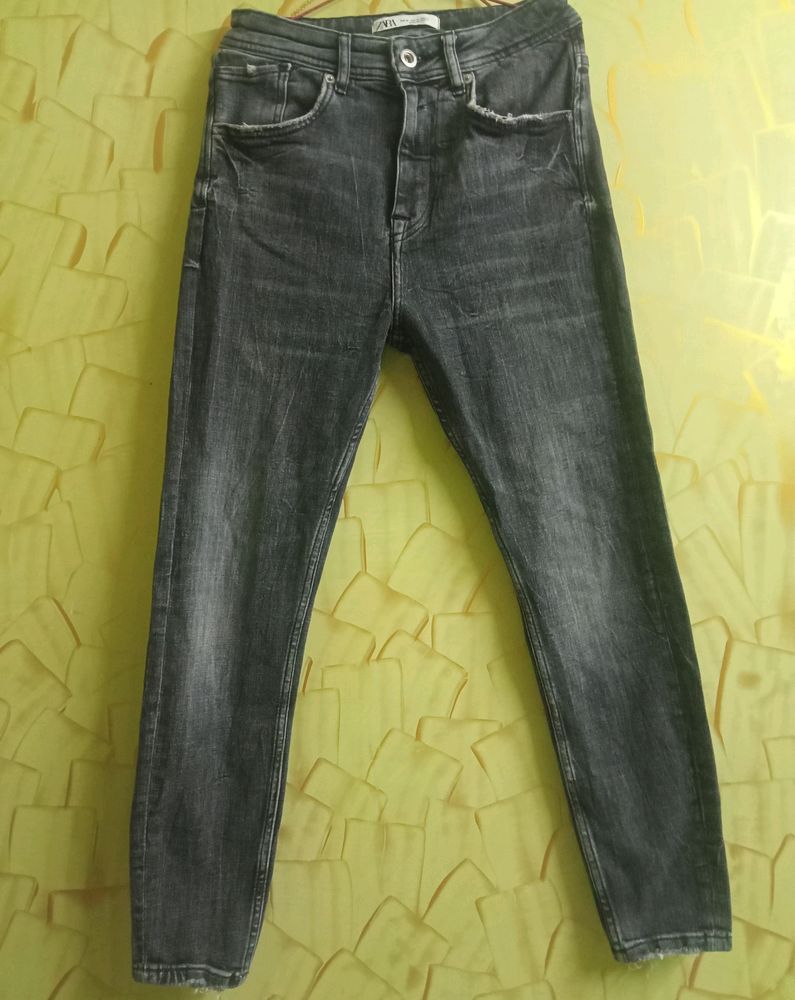 Zara Ripped Jeans 👖 For Women
