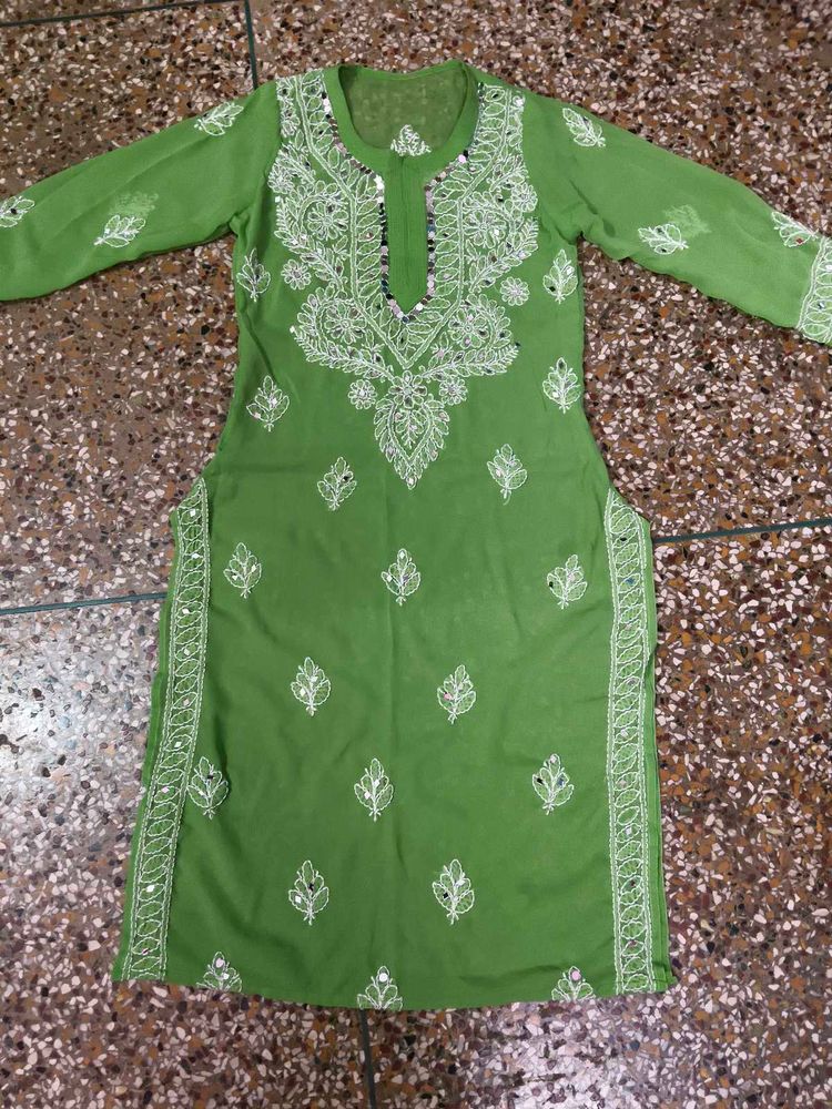 Lucknowi Chikankari Kurti