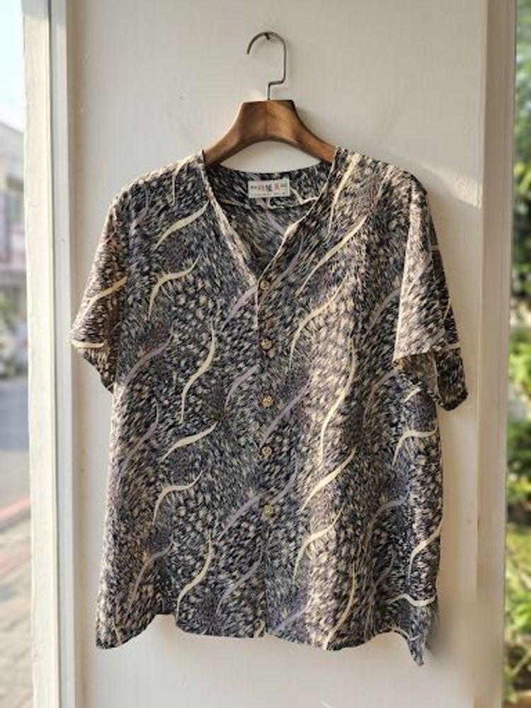 Stylish Printed Button-Up Shirt