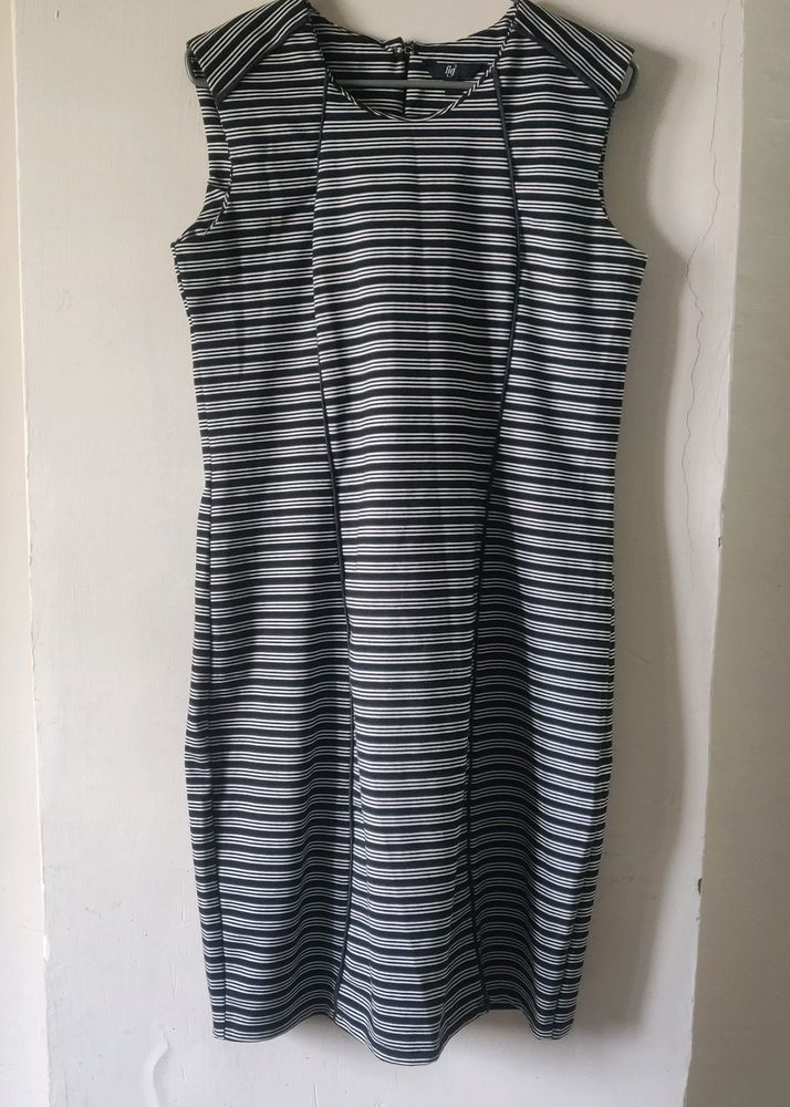 FIG : Striped sleeveless dress 😍
