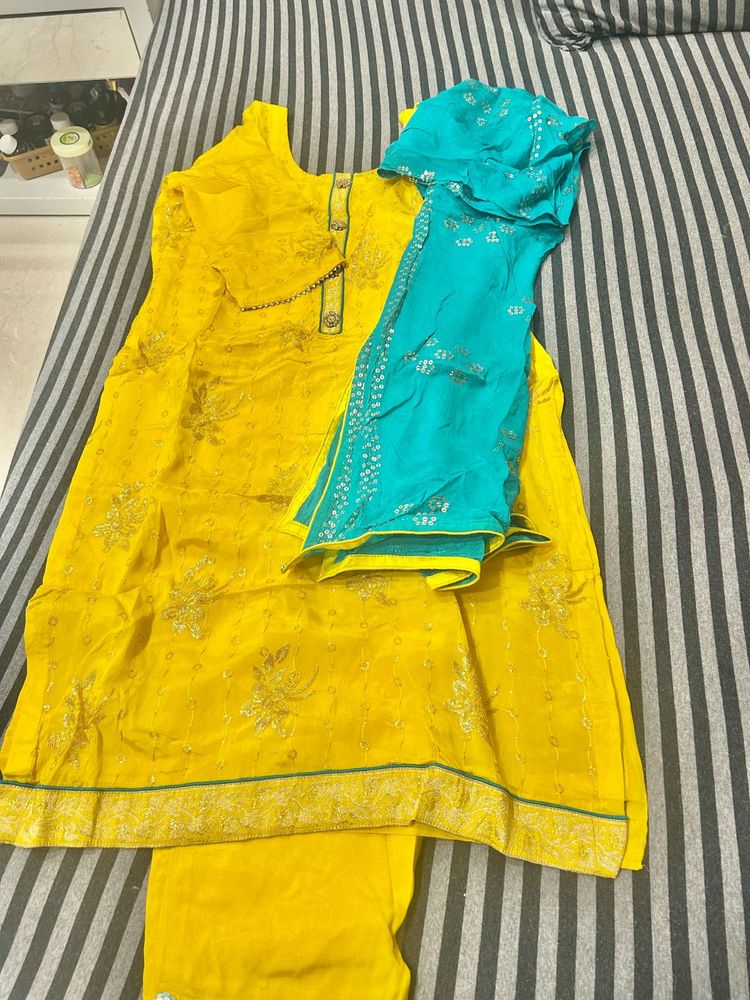 Yellow &amp; Blue Kurta Set