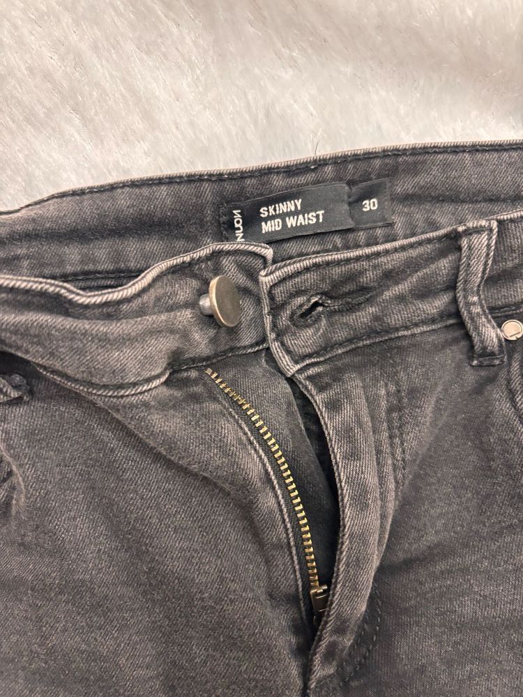 Women's Grey Skinny Mid Waist Jeans