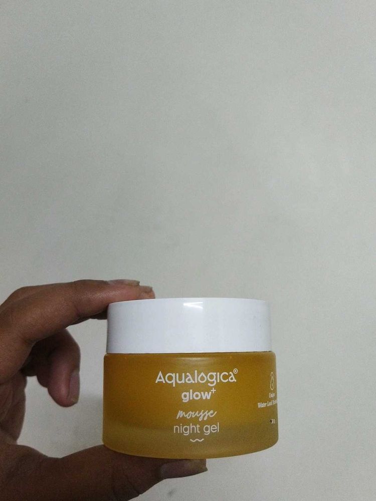 Aqualogica Glow+ Mousse Night Gel