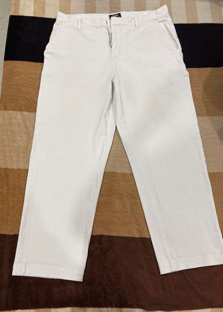 Classic Off-White Straight Leg jeans