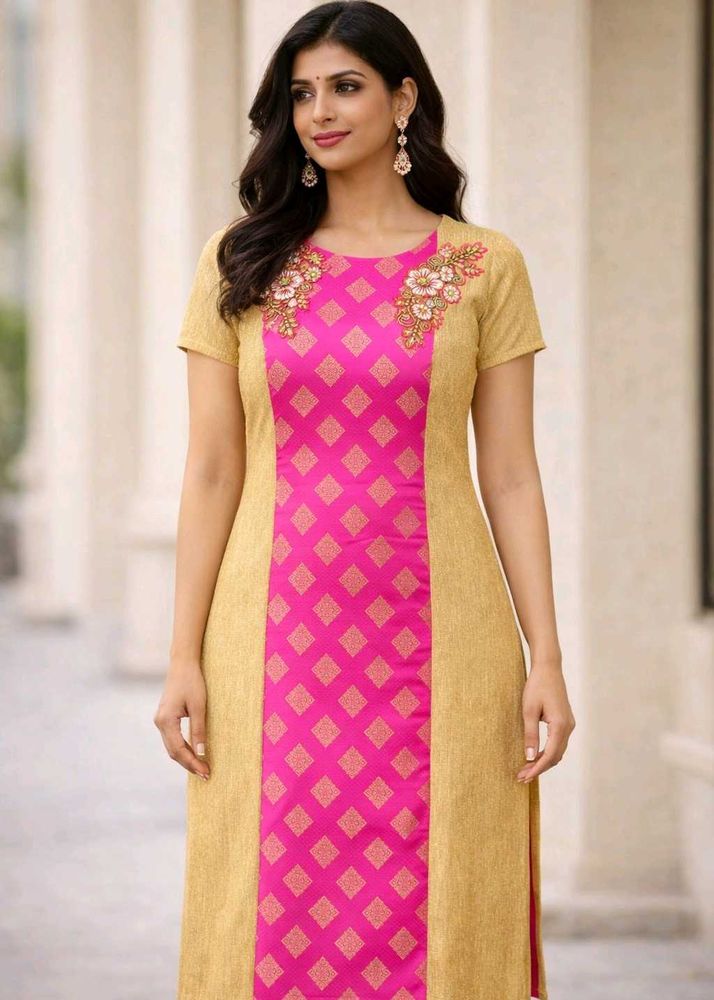 Stylish 💛🩷💃🏽Embroidered Kurta with side slits