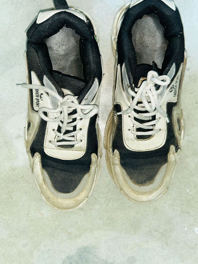 black n white stylish sneakers for women
