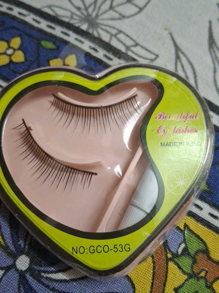 False Eyelashes - Add Glamour to Your Look