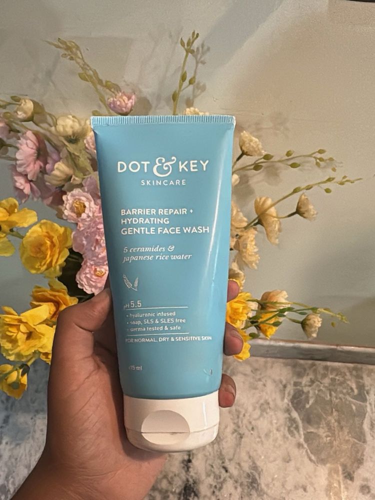 Dot &amp; Key Gentle Face Wash