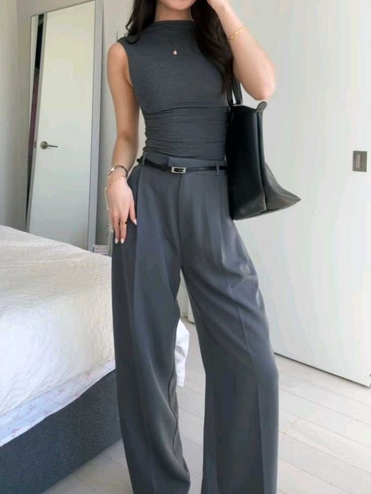 Chic Wide-Leg Grey Pants
