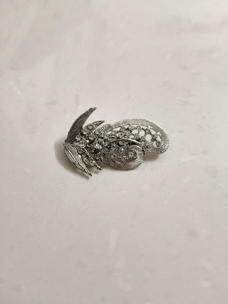 Vintage Rhinestone Brooch