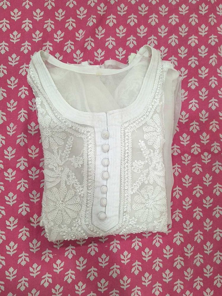Elegant White Chikankari Kurta