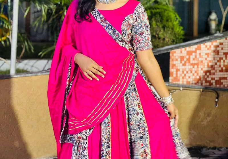 Navratri saleeee💥💥  Pink Ethnic lehenga set
