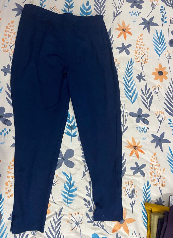 Comfortable Navy Blue Leggings