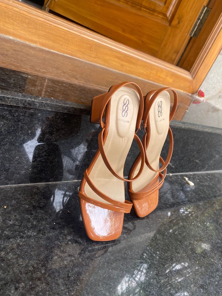 Basic brown strappy heels