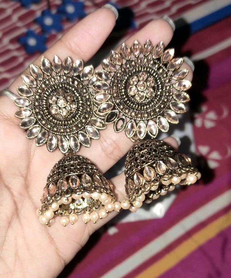 Exquisite Kundan Jhumka Earrings