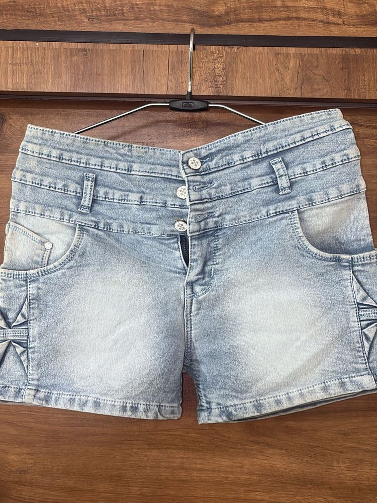 Cute Light Wash Denim Shorts