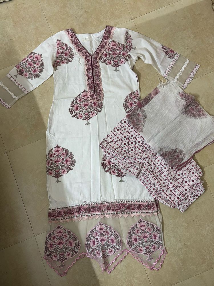 White &amp; Pink Floral Print Kurta Set