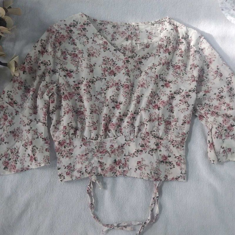 Floral Print V-Neck Crop Top