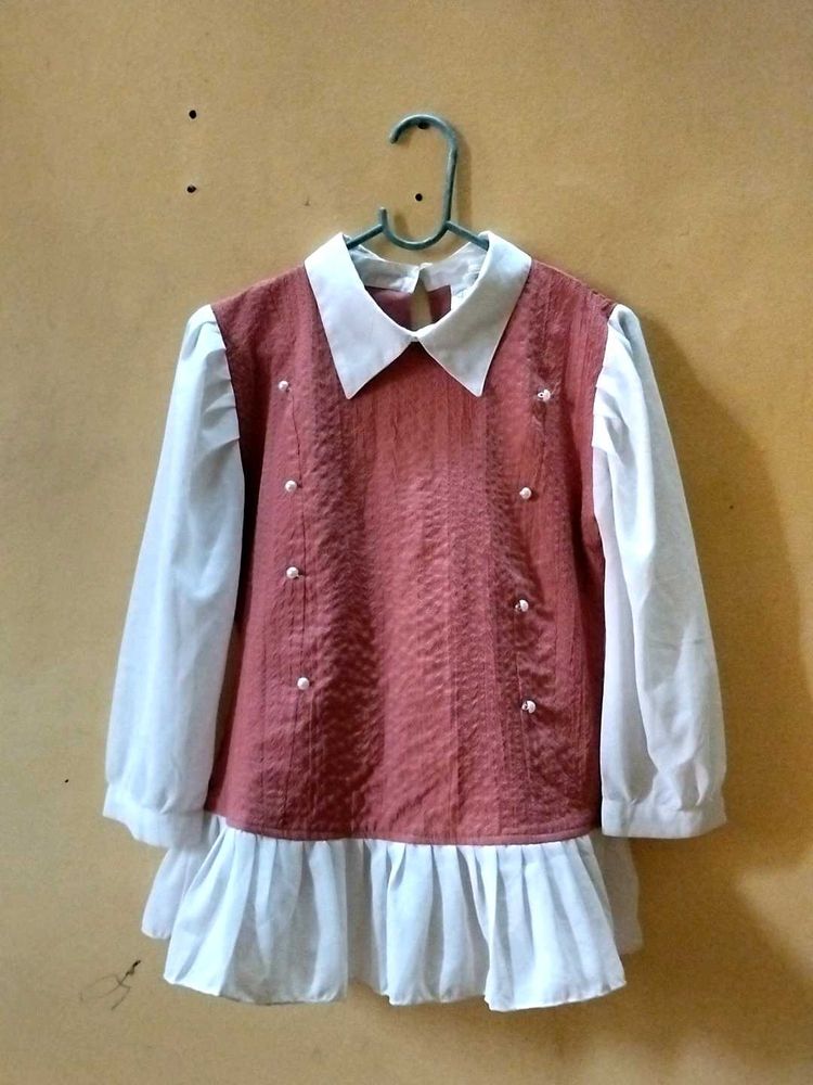Chic Red &amp; White fancy top💖