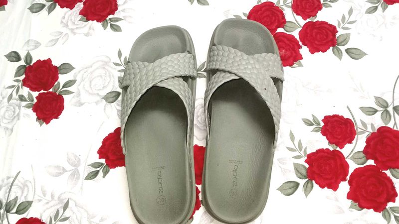 Zudio grey sandals