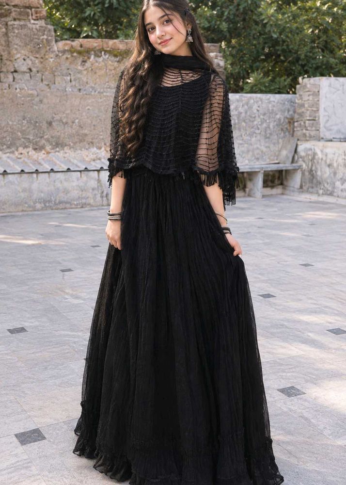 skirt top with hendwork cap