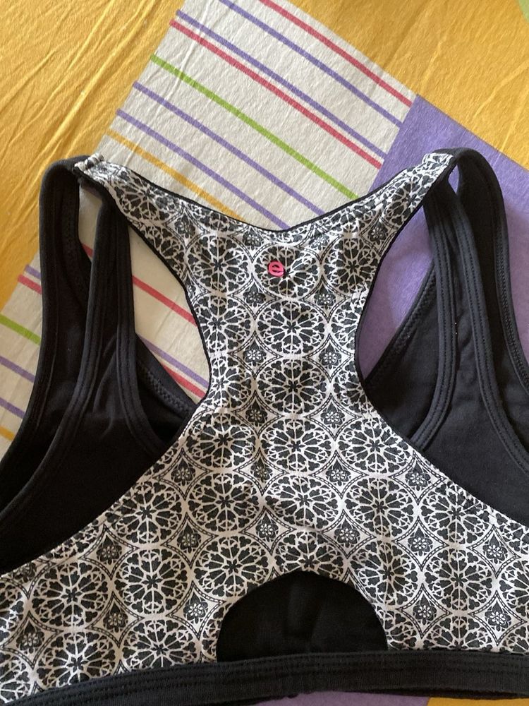 Enamor Stylish Sports Bra