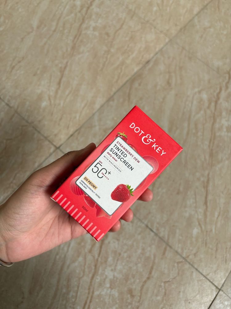 Dot &amp; Key Tinted Sunscreen - 00 PEONY