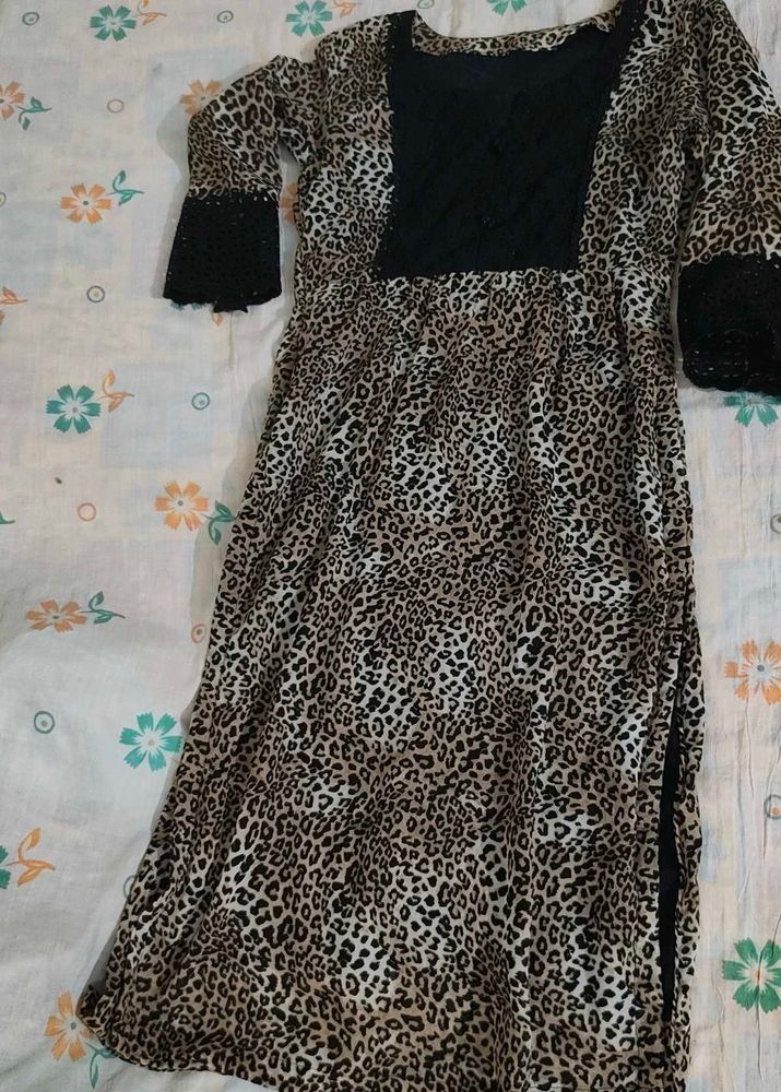 Leopard Print Kurta with Lace Sleeves