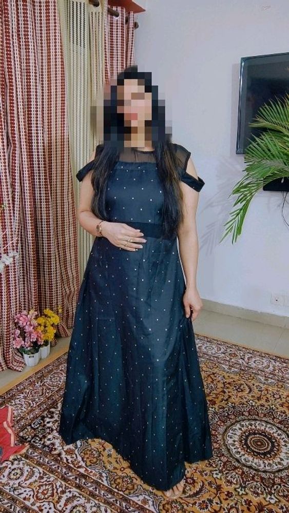 Long Beautyfull Cold Sholder Gown