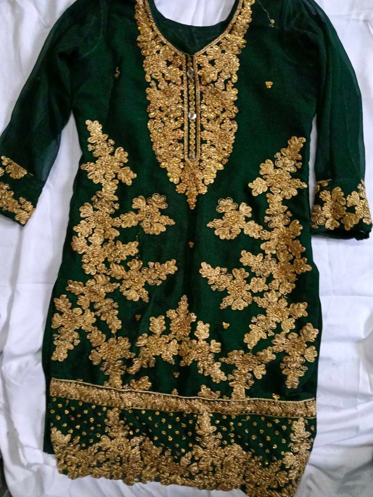 Elegant Green Embroidered Kurta