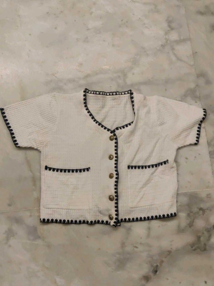 Chic White Cropped Cardigan