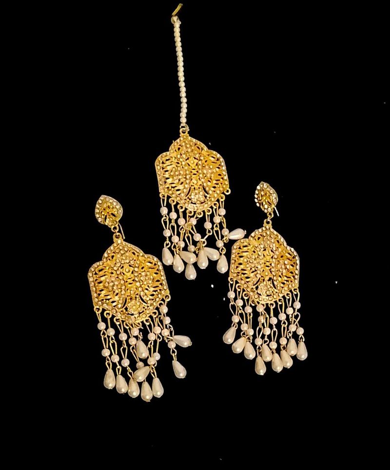 Exquisite Gold Pearl Maang Tikka &amp; Earring Set